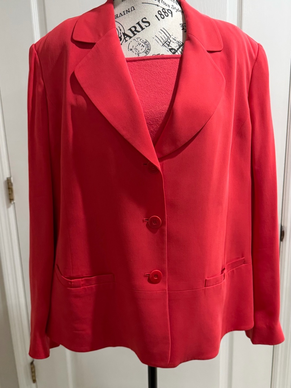 Classic Dana Buchman Red Tailored 3-Button Blazer Jacket & Tank Career Set
